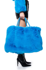 YETI LARGE FAUX FUR TOTE IN BLUE